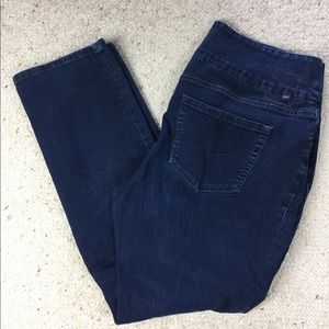 JAG jeans high rise straight leg pull up jeans